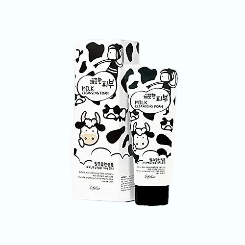 Esfolio Milk Cleansing Foam for gentle cleansing and moisturizing dry skin