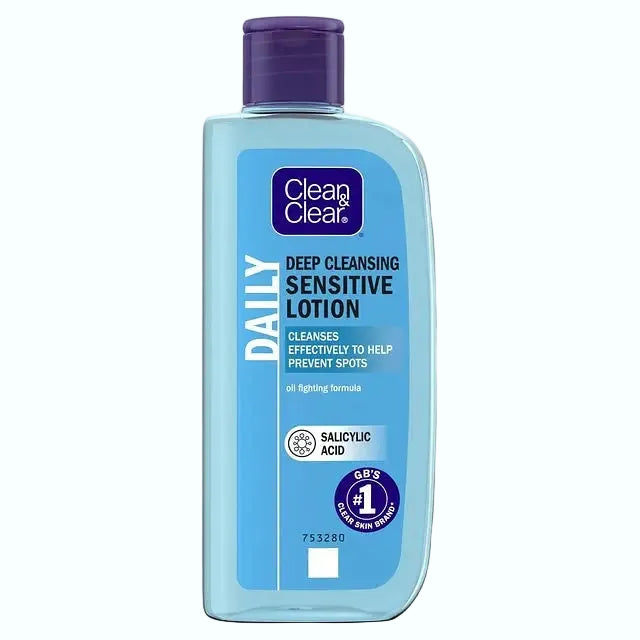 Clean & Clear Deep Cleansing Lotion with salicylic acid for acne-prone and sensitive skin deep cleansing