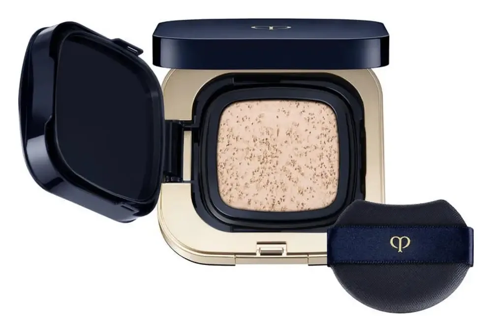 Clé de Peau Beauté Radiant Cushion Foundation Dewy
